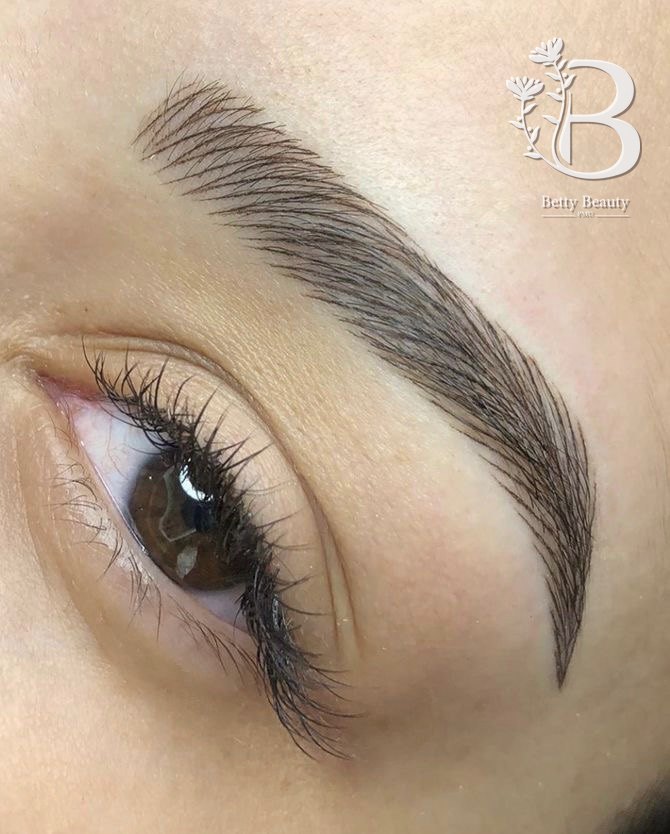 Hair-stroke brows by Betty Beauty PMU