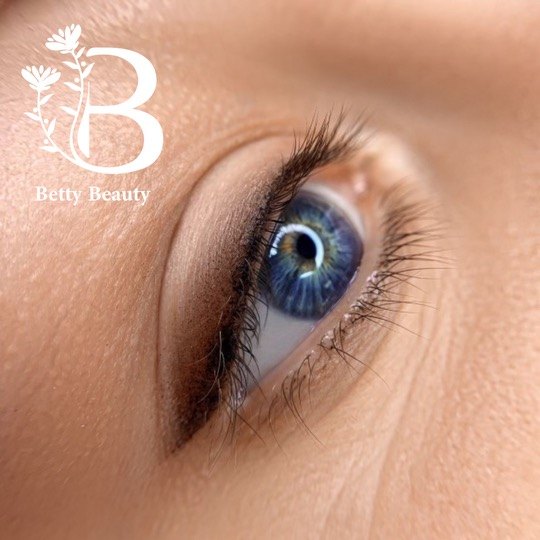 Permanent eyeliner by Betty Beauty PMU