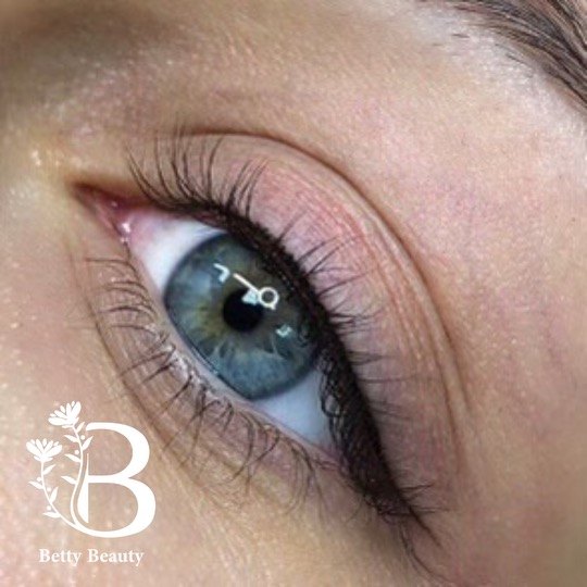 Permanent eyeliner by Betty Beauty PMU