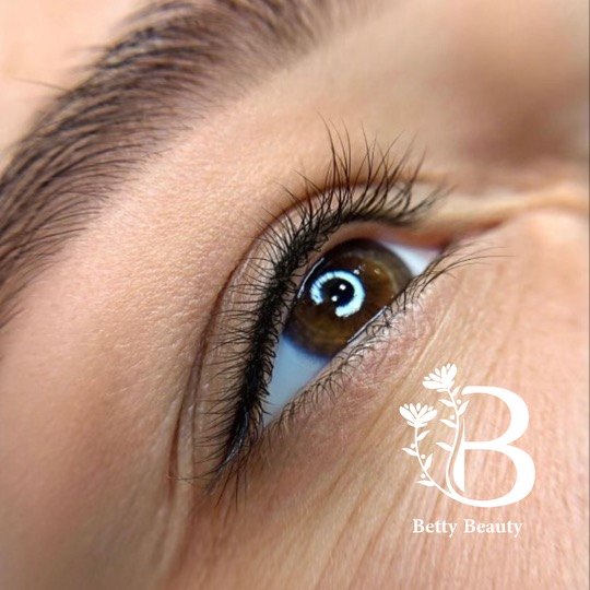 Permanent eyeliner by Betty Beauty PMU